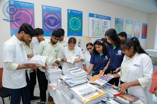 The Faculty of Indian Medical System Inaugurated the AYURBOOK Exhibition