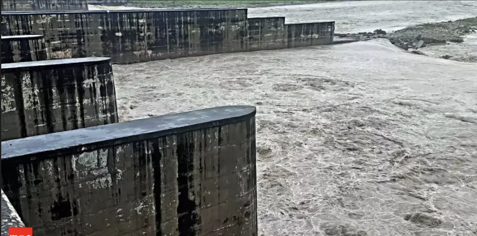 Heavy water flow released from Hathnikund barrage after rainfall.