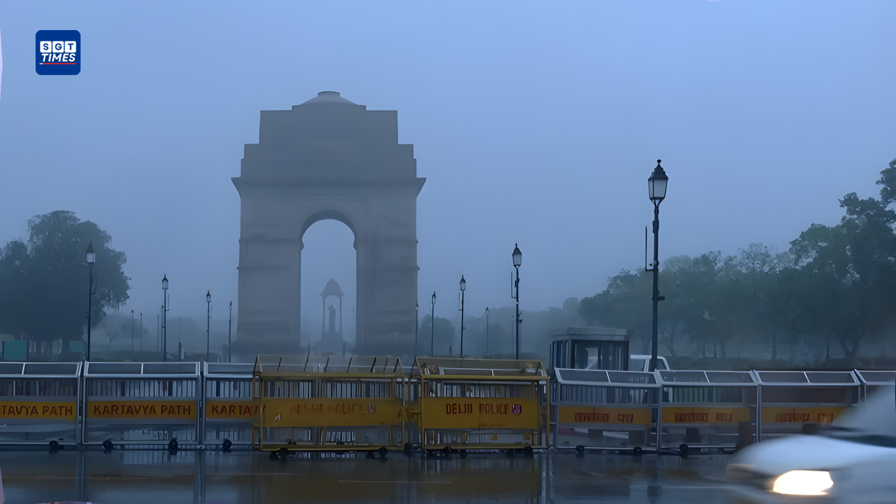 Rainfall in Delhi streets with vehicles and waterlogged roads